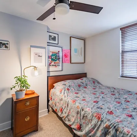 Bedroom In Thoughtfully Decorated East Passyunk Home Philadelphia Exterior photo