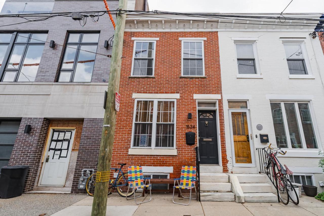 Bedroom In Thoughtfully Decorated East Passyunk Homestay Philadelphia