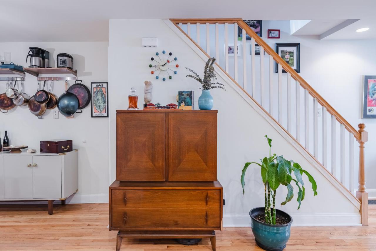 Bedroom In Thoughtfully Decorated East Passyunk Homestay